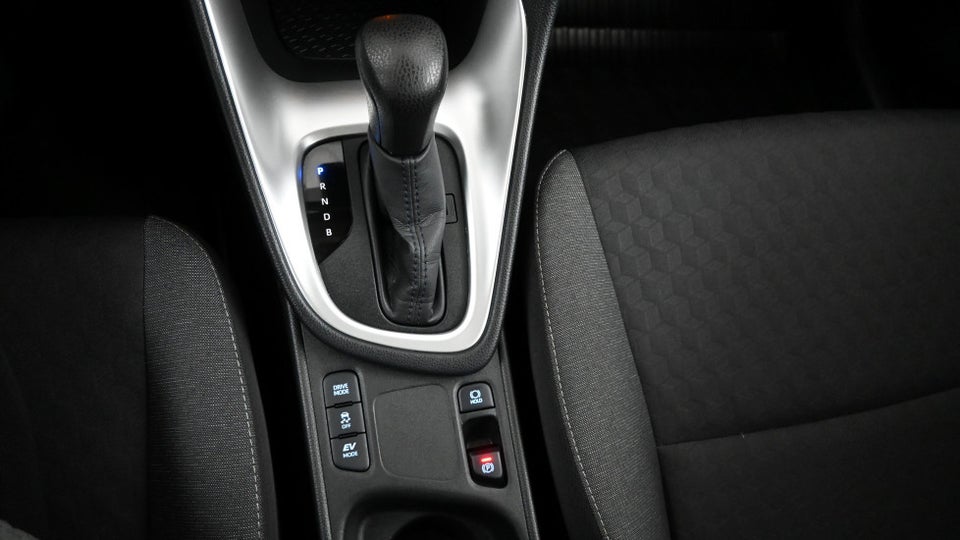 Toyota Yaris 1,5 Hybrid Essential e-CVT 5d