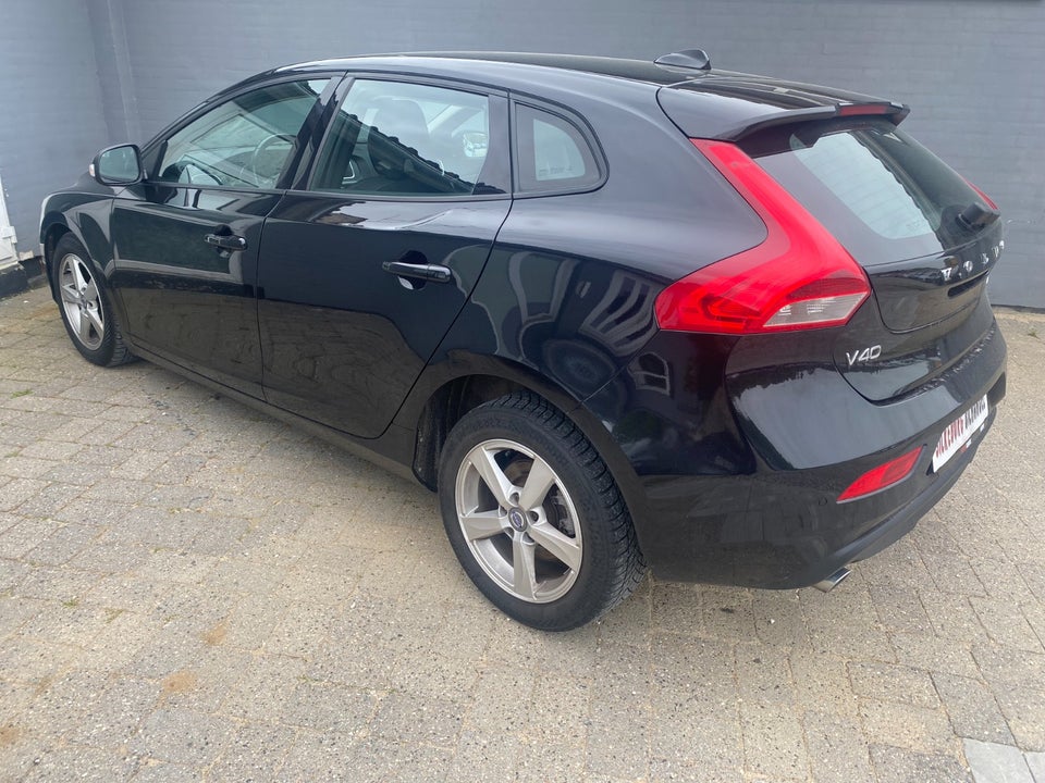 Volvo V40 2,0 D4 190 R-Design Drive-E 5d