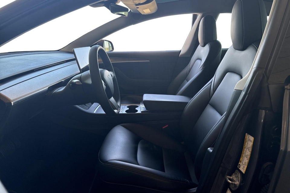 Tesla Model 3 Standard Range+ RWD 4d