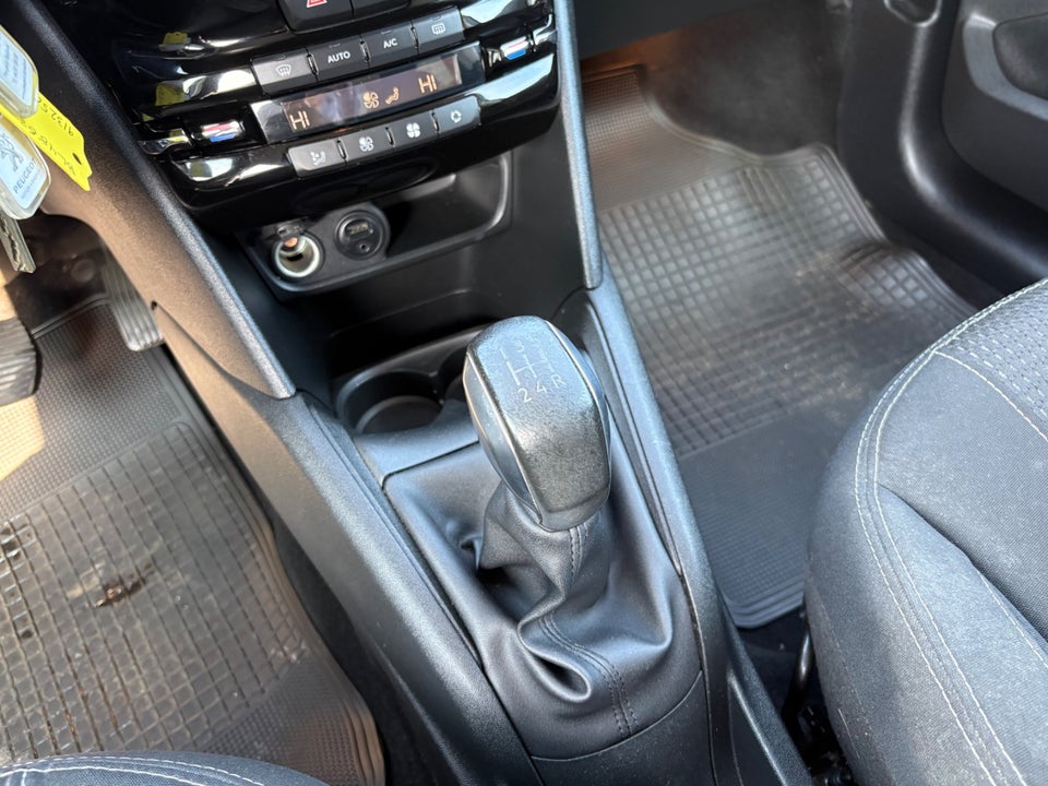 Peugeot 208 1,6 BlueHDi 100 Desire 5d