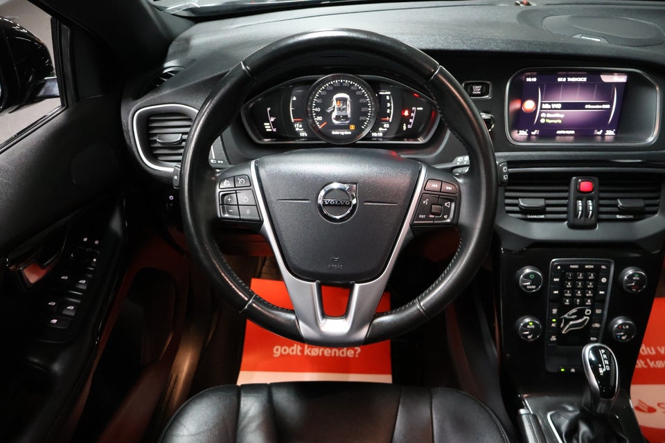 Volvo V40 2,0 D3 150 Momentum aut. 5d