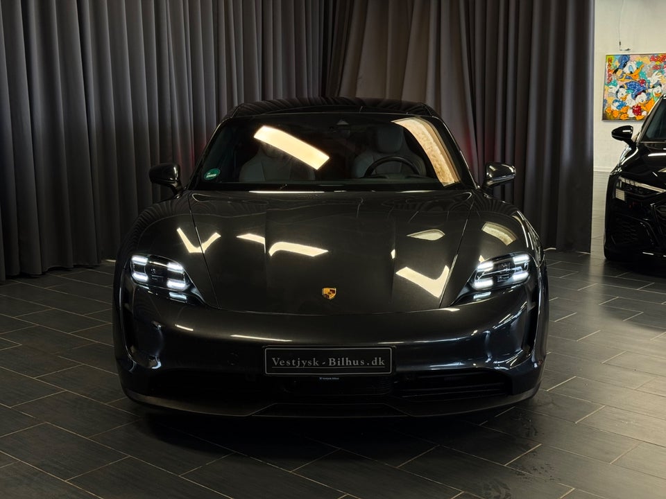 Porsche Taycan Performance+ 4d