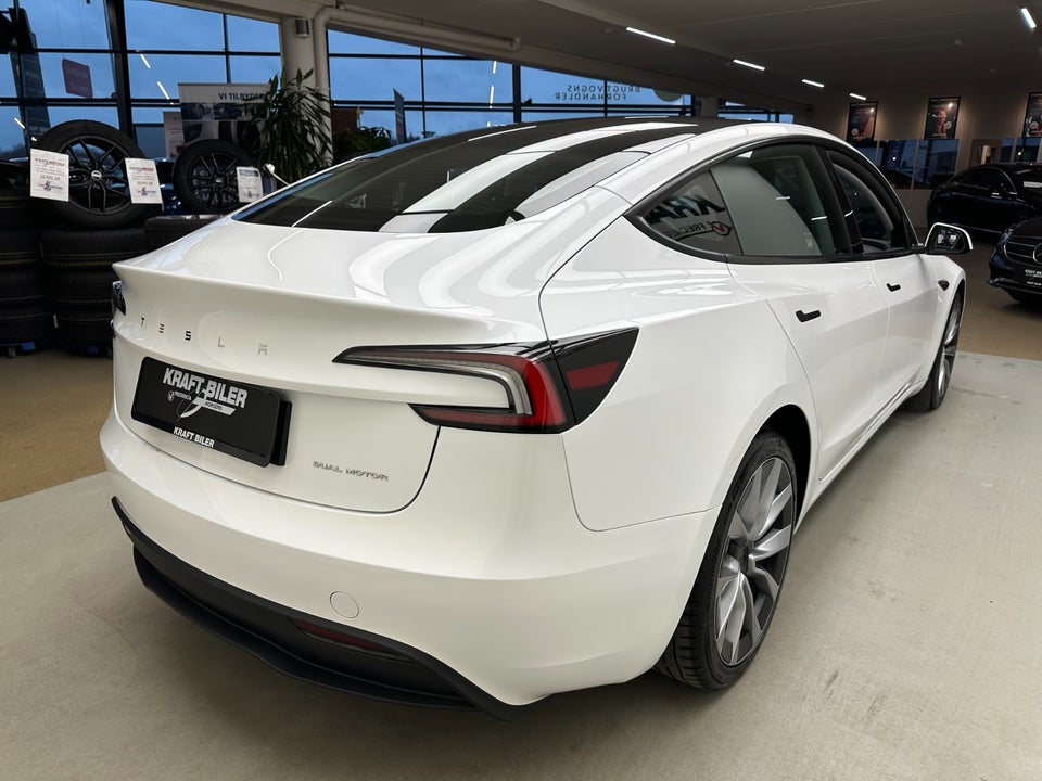 Tesla Model 3 Long Range AWD 4d