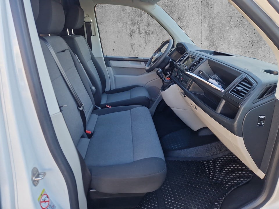 VW Transporter 2,0 TDi 114 Kassevogn kort BMT