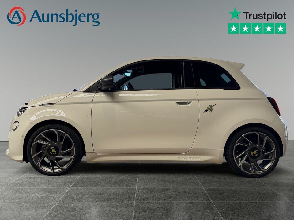 Abarth 500e Scorpionissima 3d