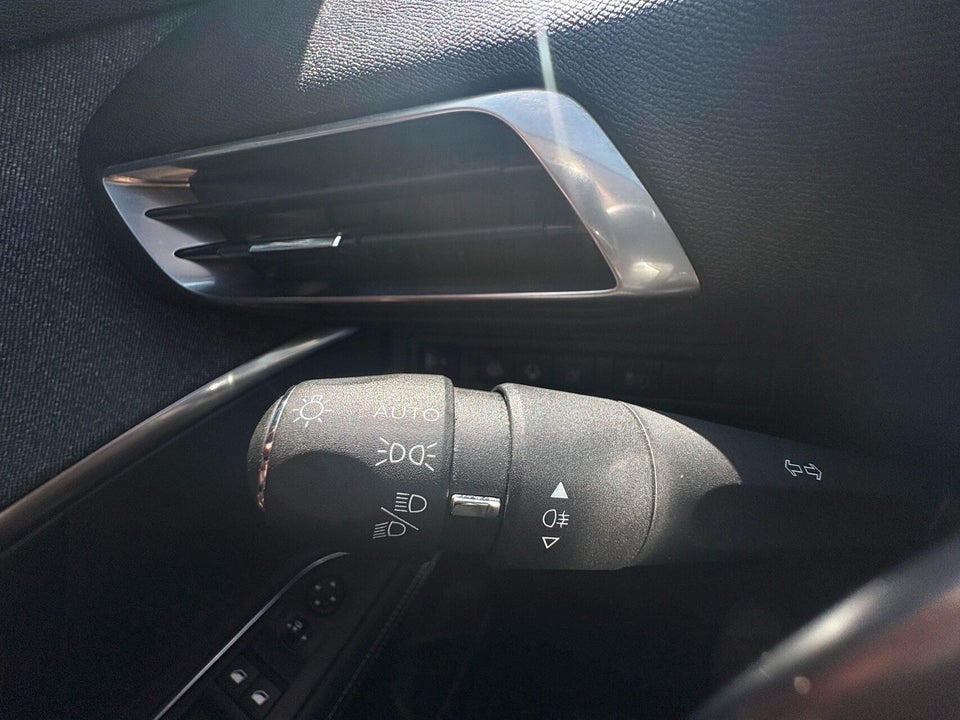 Peugeot 3008 1,6 Hybrid Allure Pack EAT8 5d