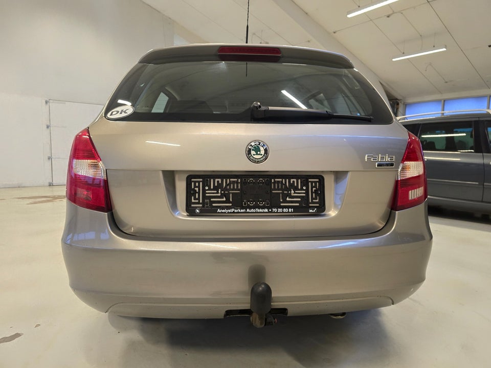 Skoda Fabia 1,4 16V Ambiente Combi 5d
