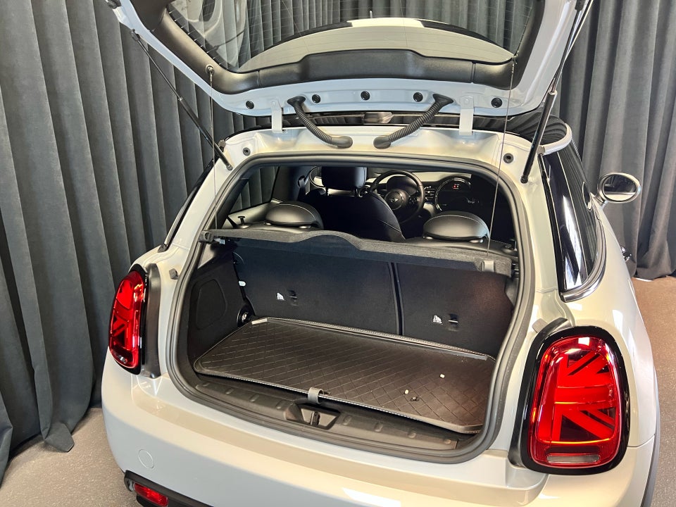 MINI Cooper SE Classic Trim 3d