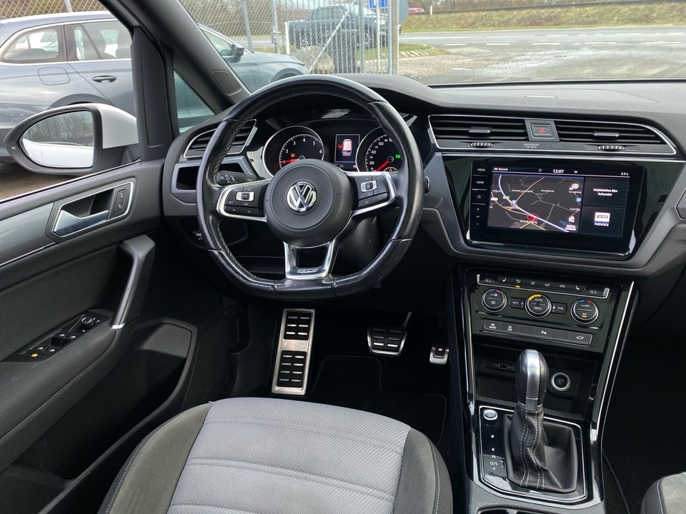 VW Touran 1,8 TSi 180 R-line DSG 7prs 5d