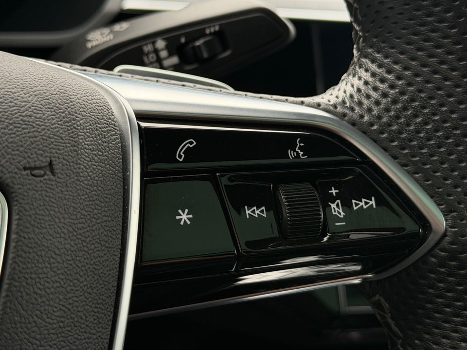 Audi Q8 e-tron 55 S-line Sportback quattro 5d