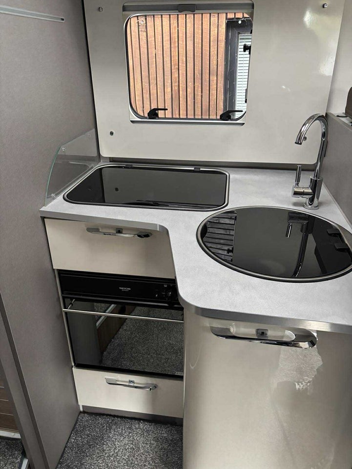 Etrusco I7400QB 2,3 MJT aut. 5d