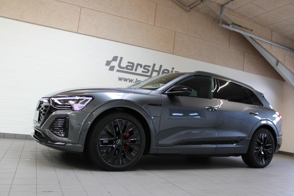 Audi Q8 e-tron 50 S-line quattro 5d