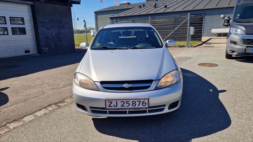 Chevrolet Lacetti 1,6 SX 5d