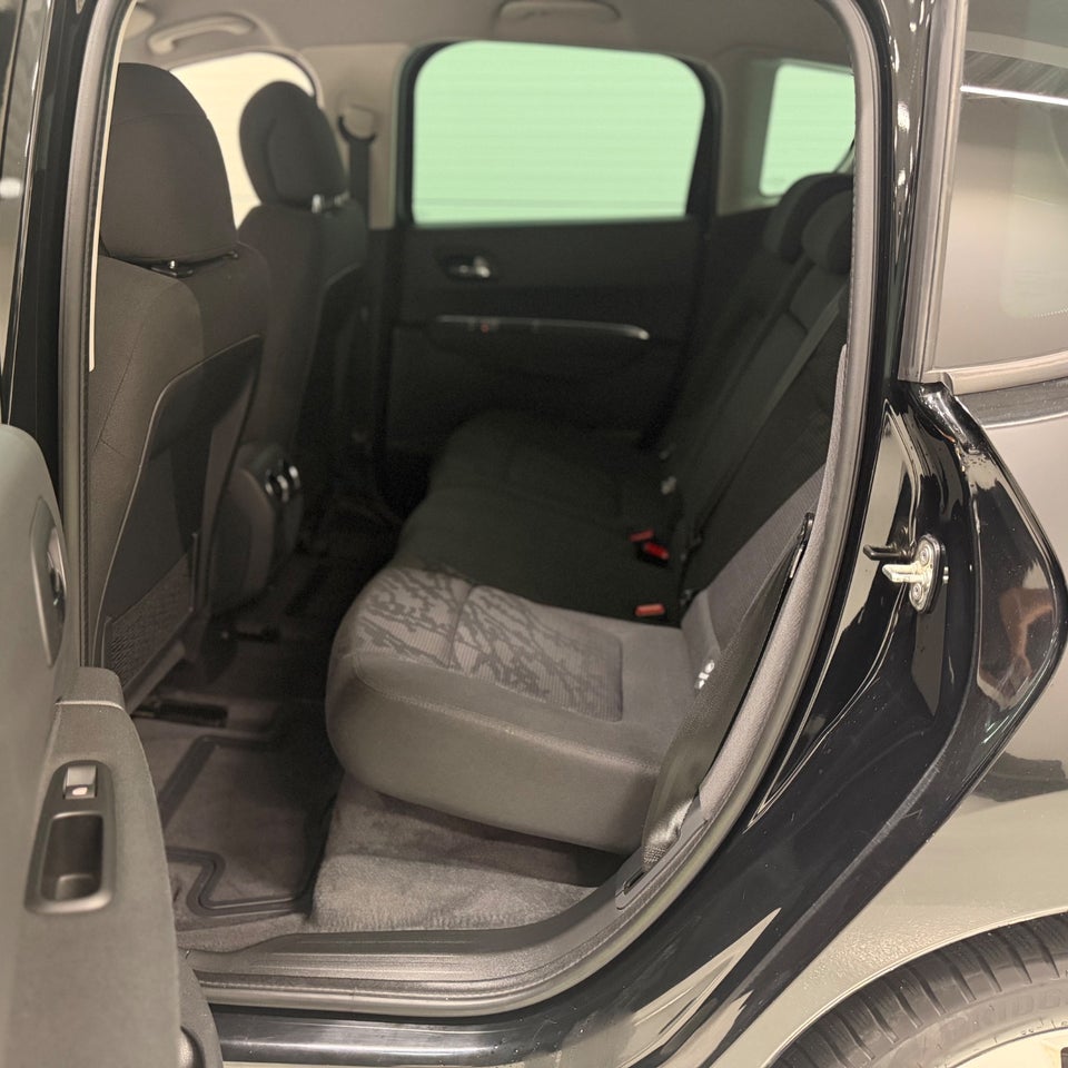 Peugeot 3008 1,6 HDi 114 Style 5d