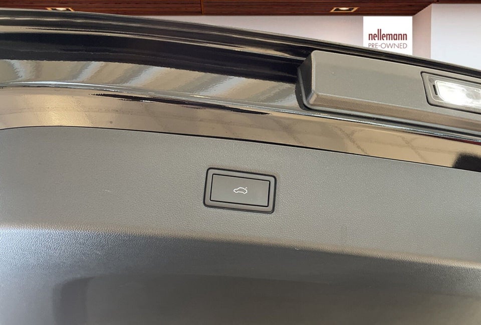 Ford Explorer 82 Premium Extended Range 5d