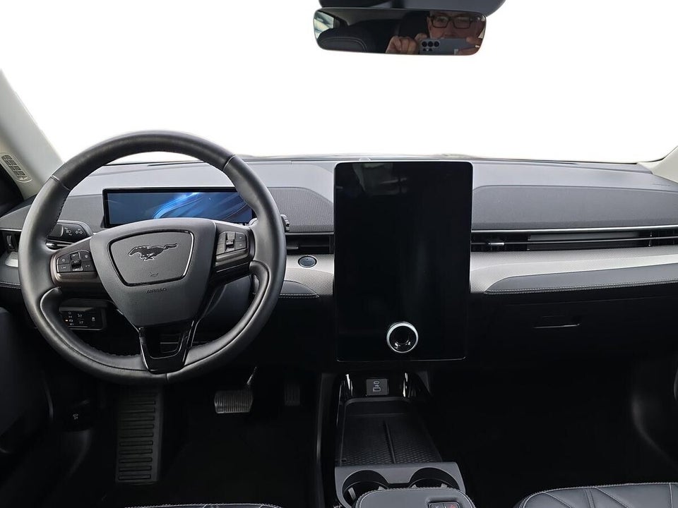 Ford Mustang Mach-E 68 Standard Range 5d