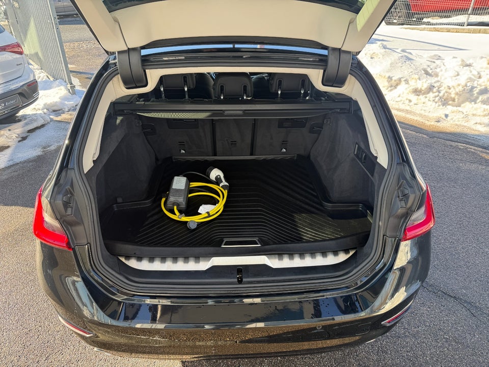 BMW 330e 2,0 Touring Sport Line aut. 5d