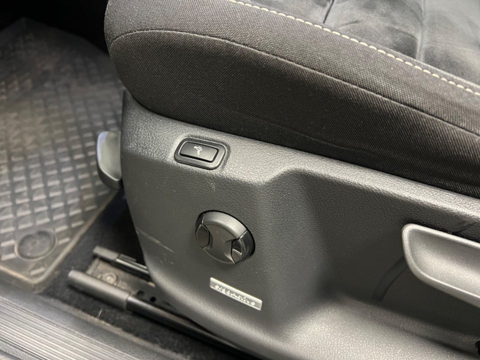 VW Golf Sportsvan 1,6 TDi 110 Highline BMT 5d