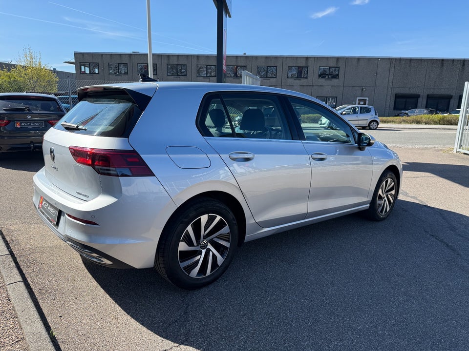 VW Golf VIII 1,4 eHybrid DSG 5d