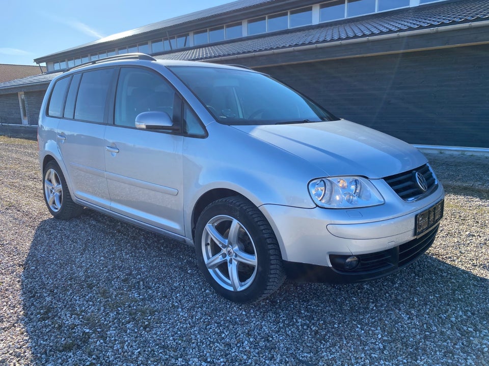 VW Touran 1,6 FSi 5d