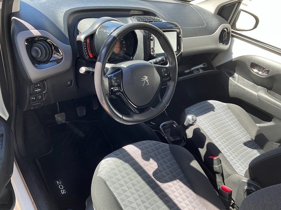 Peugeot 108 1,0 e-VTi 72 Selection Tech 5d