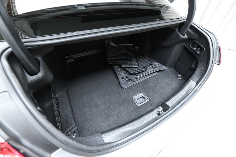 Mercedes C220 d 2,0 AMG Line aut. 4d