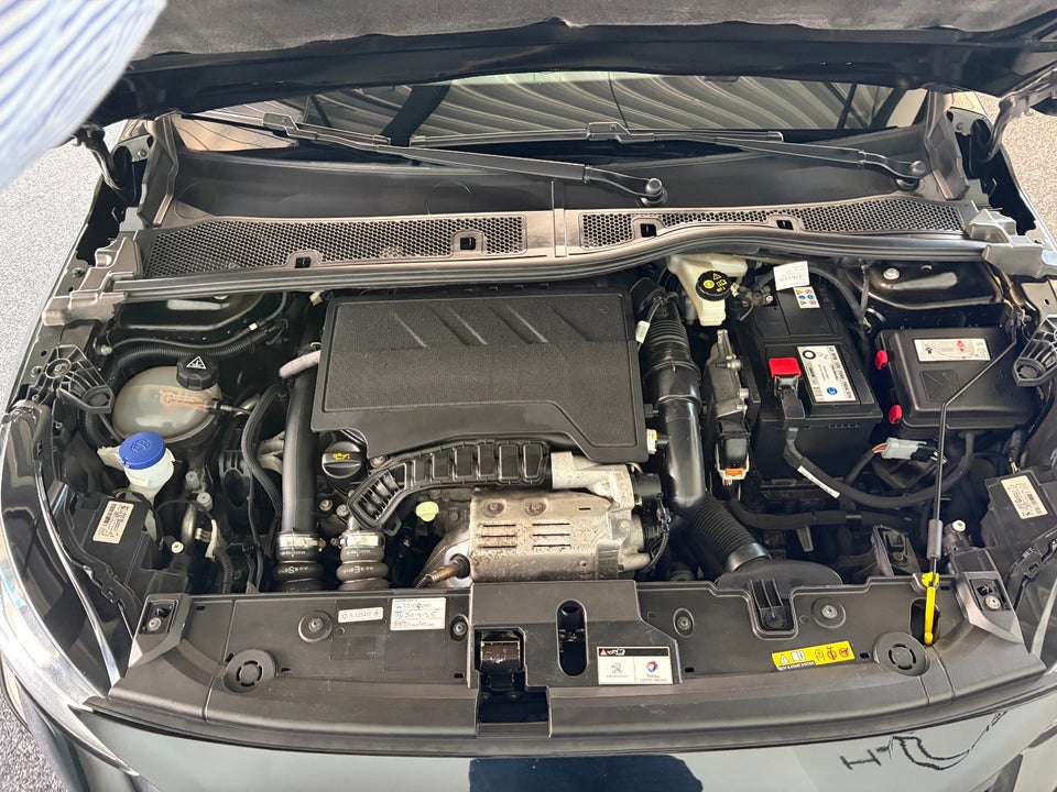 Peugeot 208 1,2 PureTech 100 Allure EAT8 5d