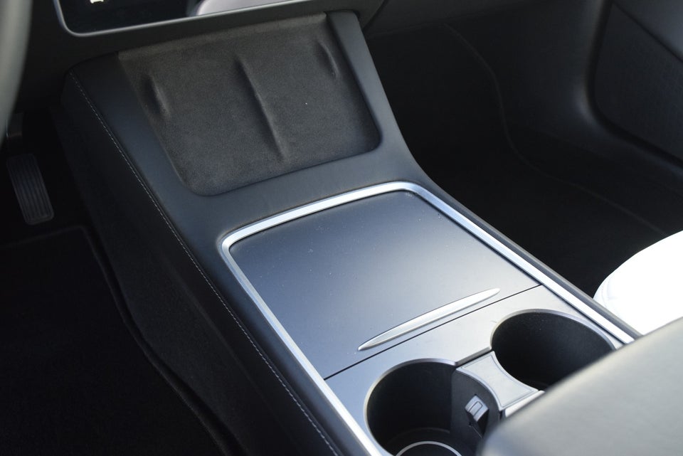 Tesla Model 3 Standard Range+ RWD 4d