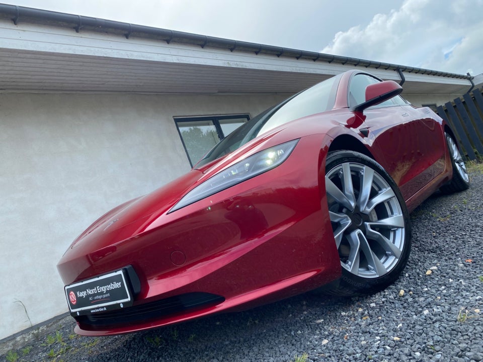 Tesla Model 3 Long Range AWD 4d