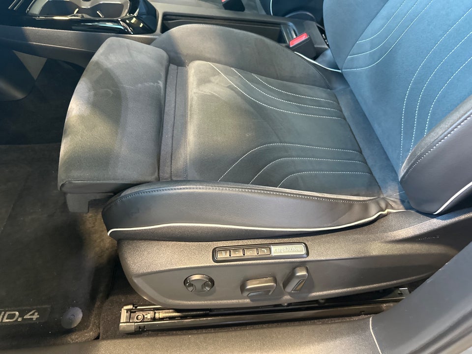 VW ID.4 77 Top Sport 5d