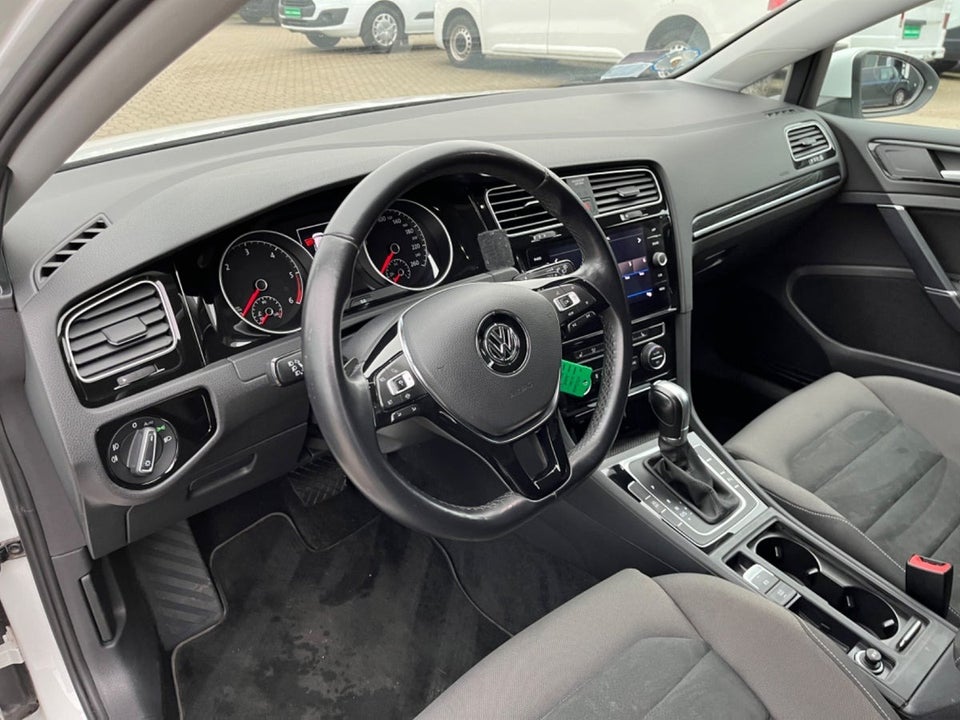 VW Golf VII 2,0 TDi 150 Highline Variant DSG Van 5d