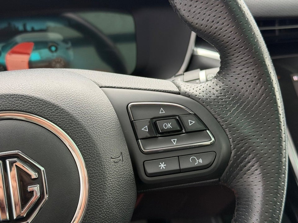 MG Marvel R Luxury 5d