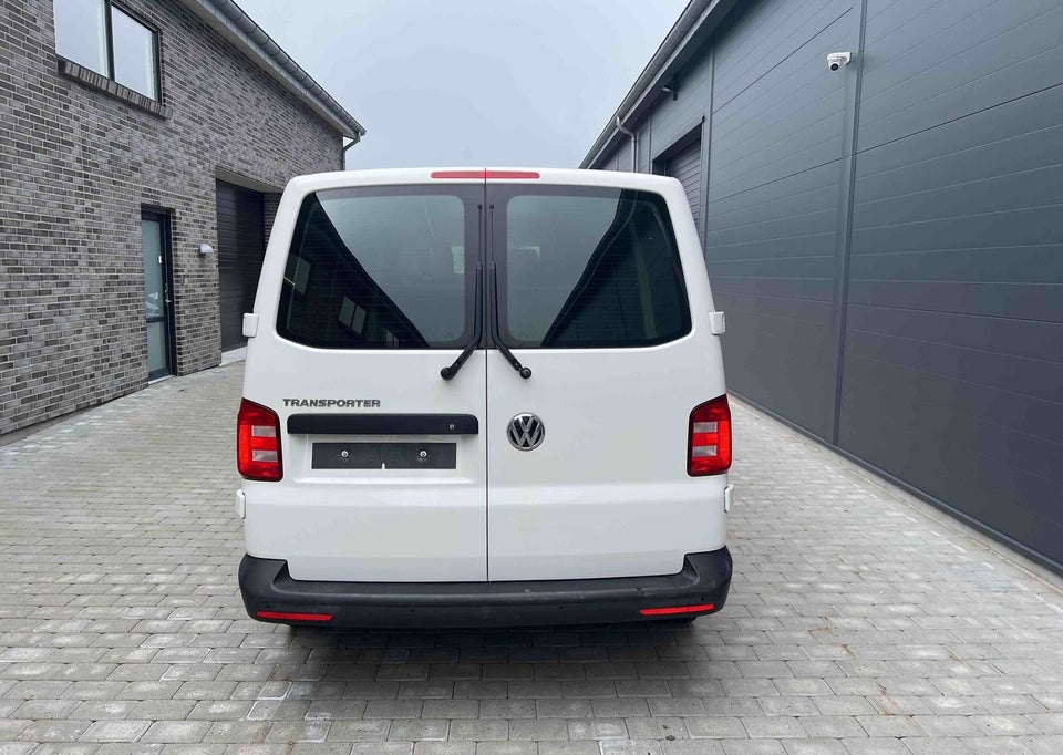 VW Transporter 2,0 TDi 150 Kassevogn DSG kort