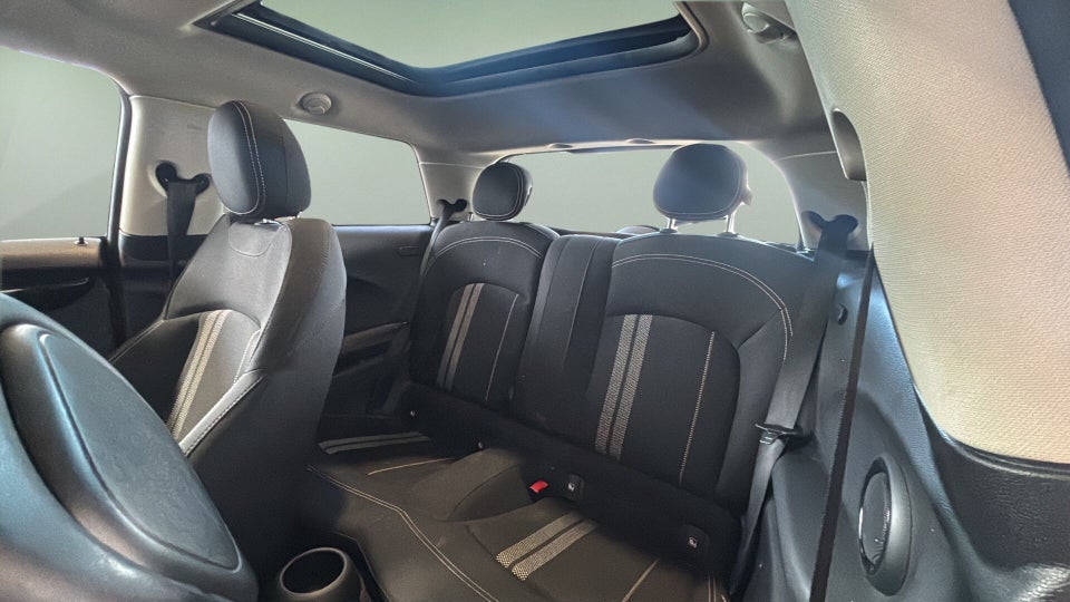 MINI Cooper SE Essential 3d