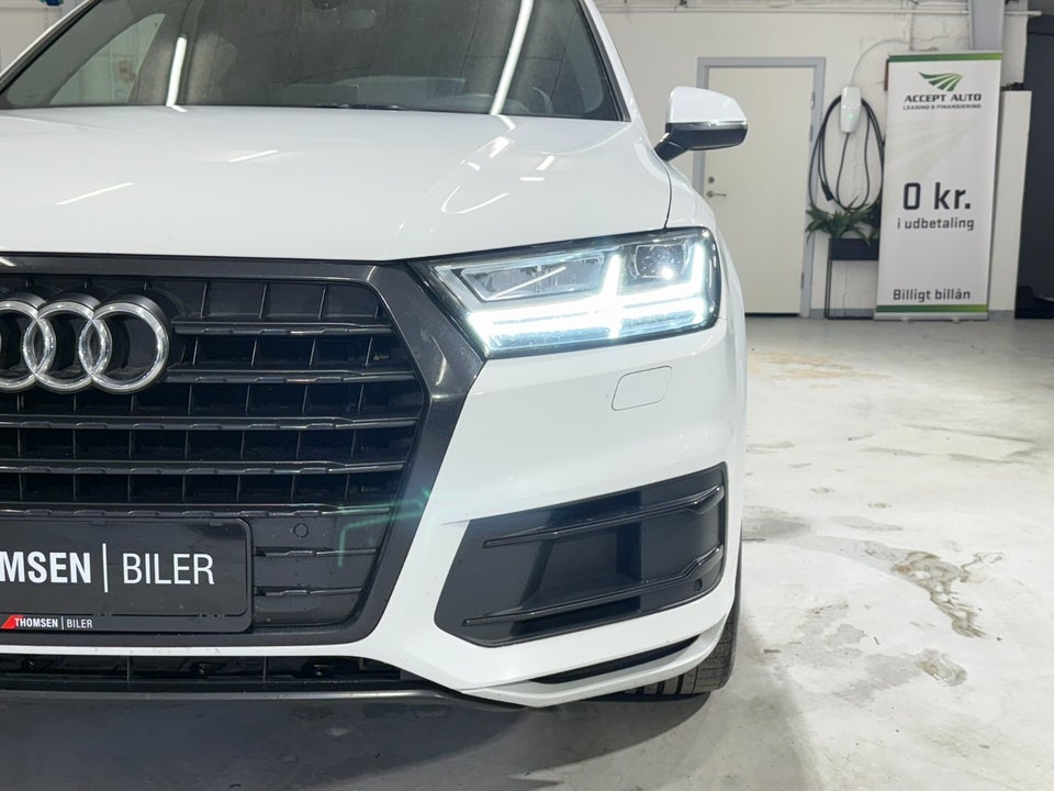 Audi Q7 3,0 TDi 272 S-line quattro Tiptr. 7prs 5d