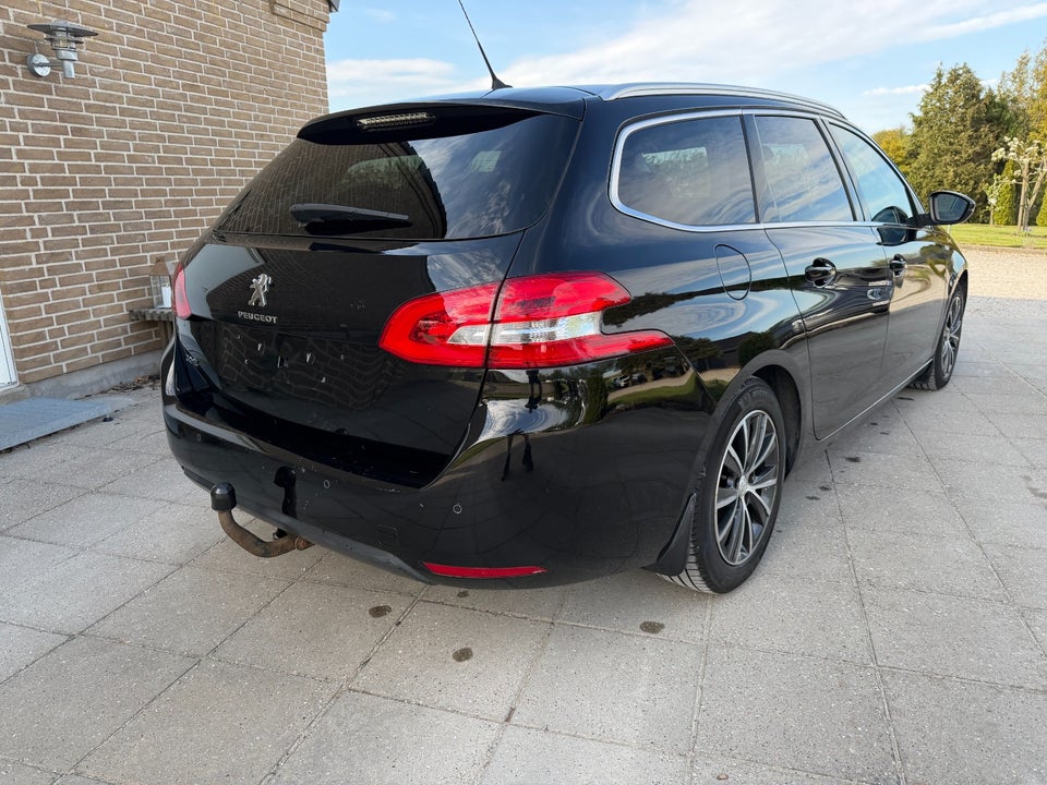 Peugeot 308 1,6 BlueHDi 120 Style SW 5d