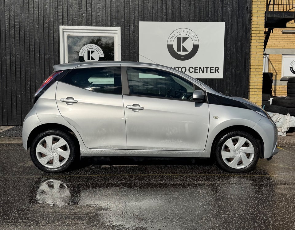 Toyota Aygo 1,0 VVT-i x-press x-touch 5d