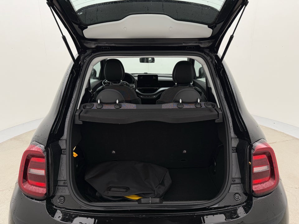 Fiat 500e 42 Icon 3d