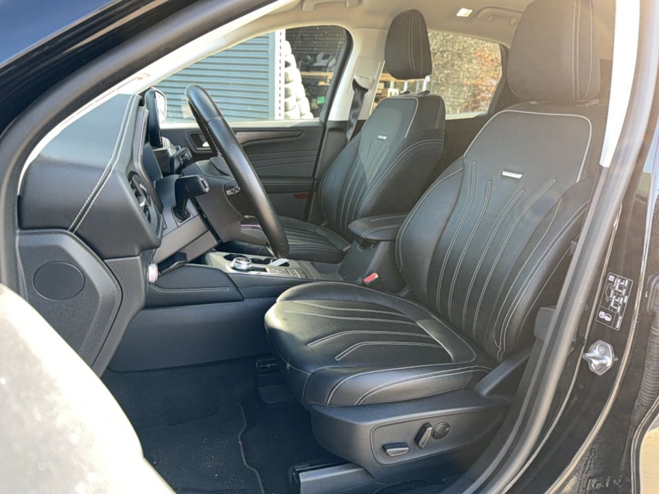 Ford Kuga 2,5 PHEV Vignale CVT 5d