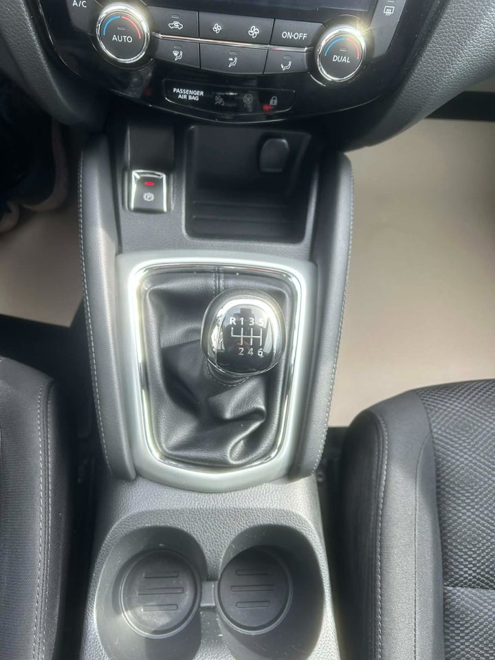 Nissan Qashqai 1,6 dCi 130 Tekna 5d