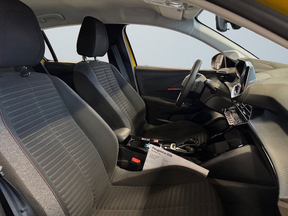 Peugeot e-208 50 Active 5d