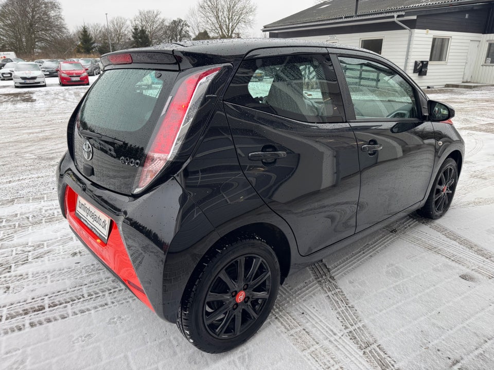 Toyota Aygo 1,0 VVT-i x-play 5d