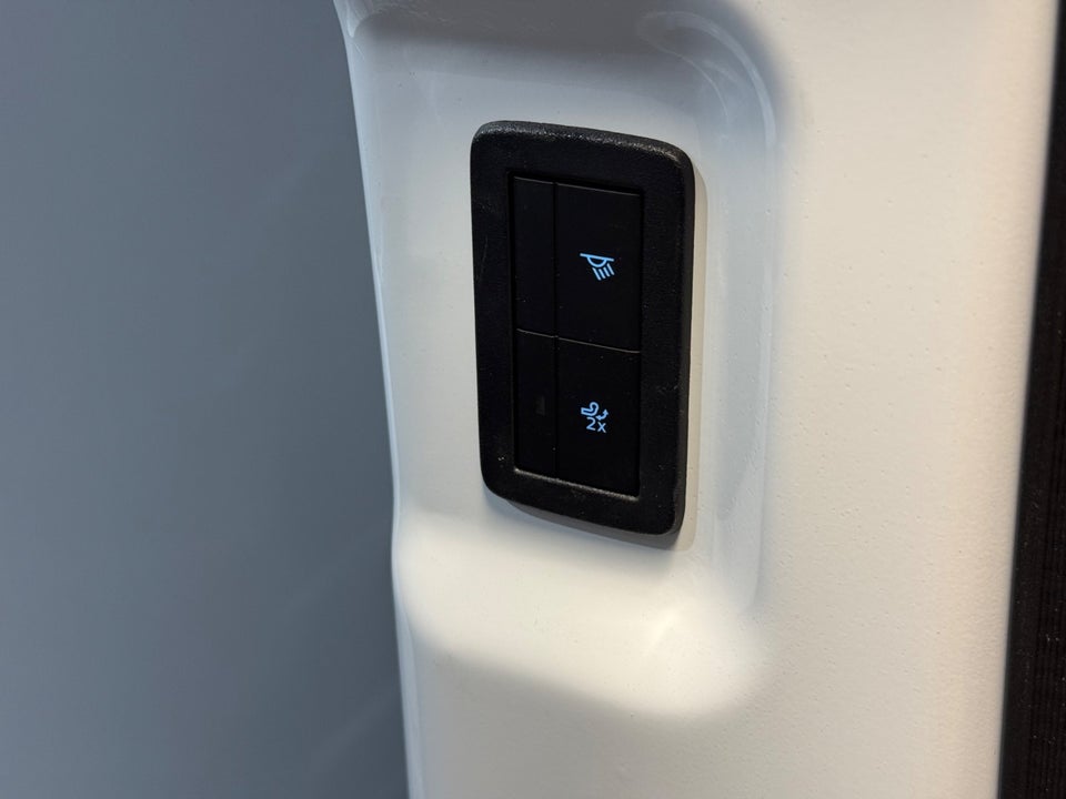 Ford Transit Custom 320 L2 2,0 EcoBlue Sport aut.