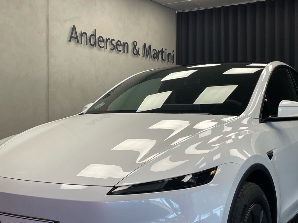 Tesla Model Y RWD 5d