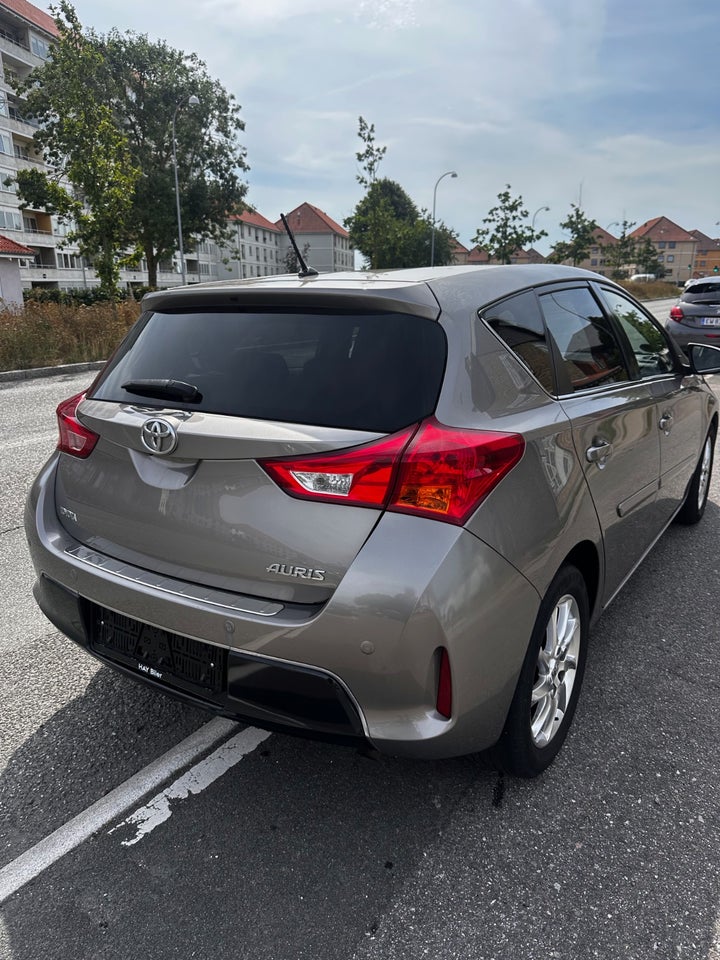 Toyota Auris 1,3 VVT-i T2+ 5d