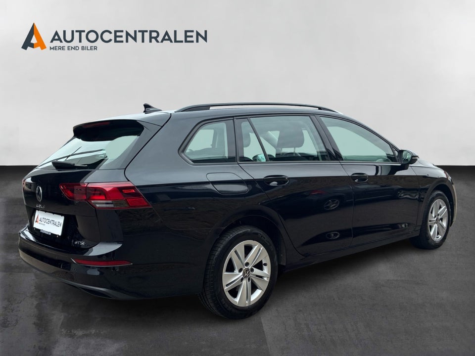 VW Golf VIII 1,5 eTSi 130 Life Variant DSG 5d