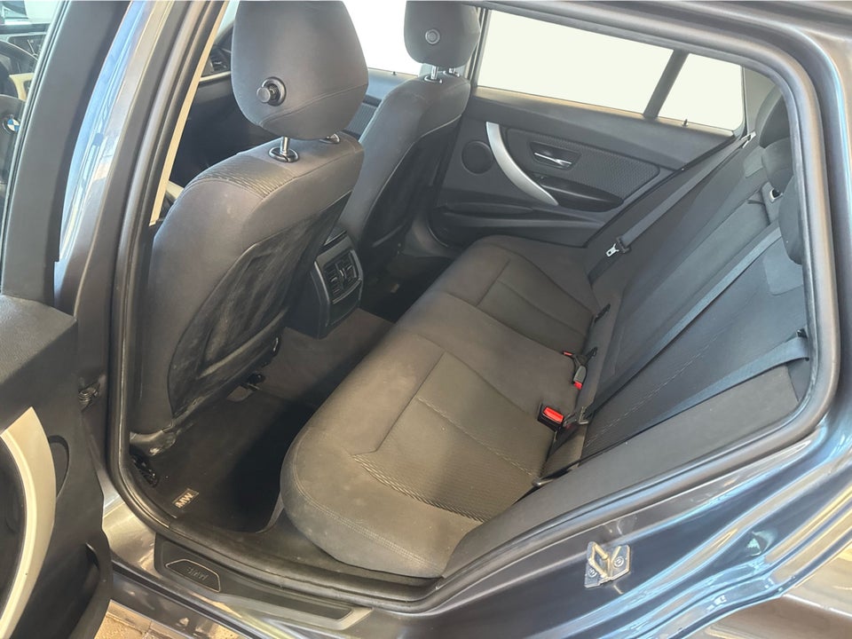 BMW 320d 2,0 Touring 5d