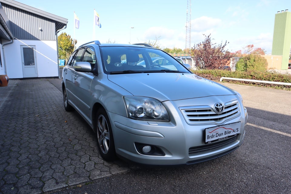 Toyota Avensis 1,8 VVT-i Sol stc. 5d