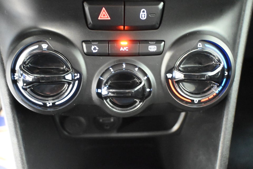 Peugeot 2008 1,2 VTi 82 Active 5d