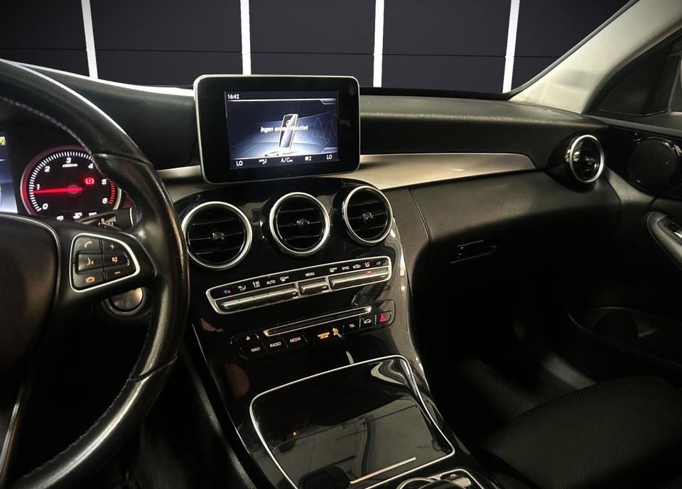 Mercedes C220 d 2,2 AMG Line stc. aut. 5d